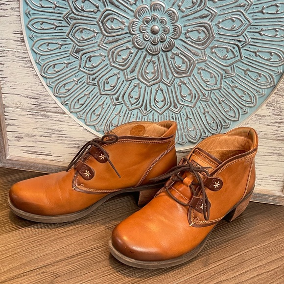 PIKOLINOS Shoes - Pikolinos lace up heeled Ankle Boots